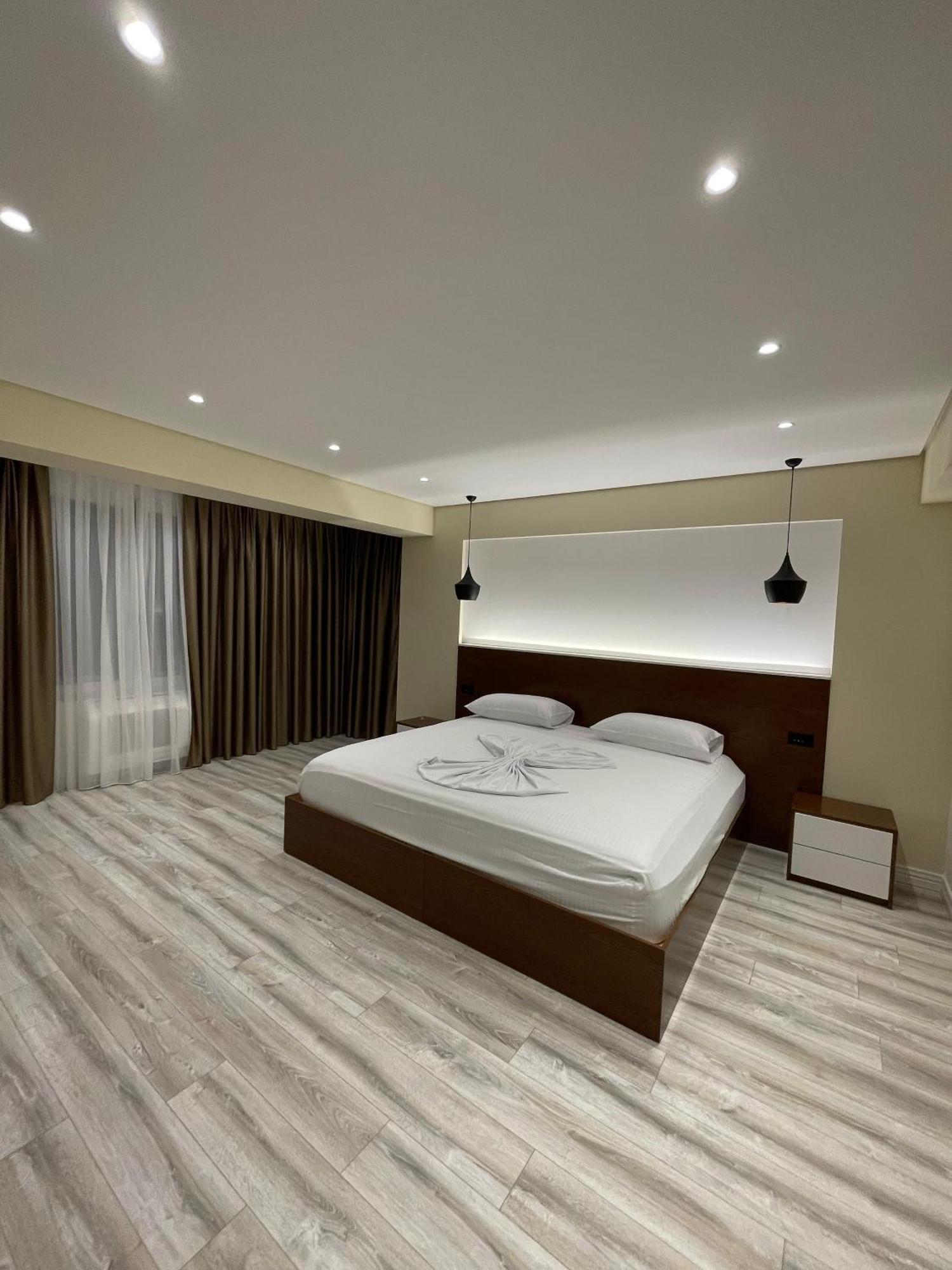 Home 12 Librazhd Exterior foto