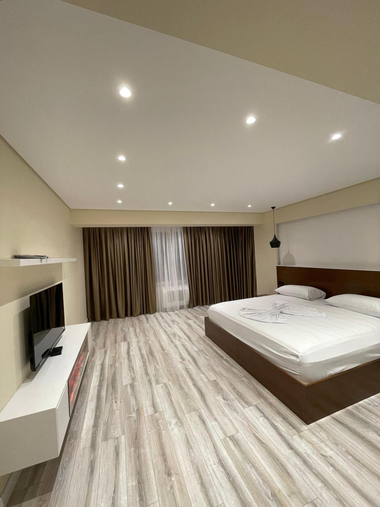 Home 12 Librazhd Exterior foto